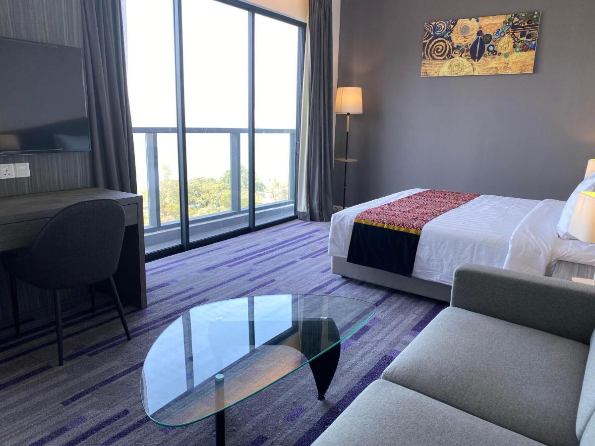 טלוק בהאנג Bahang Bay Hotel מראה חיצוני תמונה